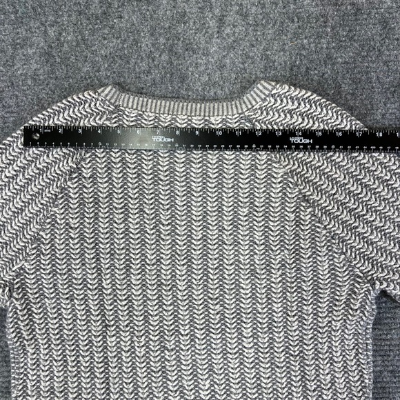 J Crew Textured‎ Chevron Pattern Sweater XL Gray White Crew Neck Long Sleeve - Picture 15 of 16